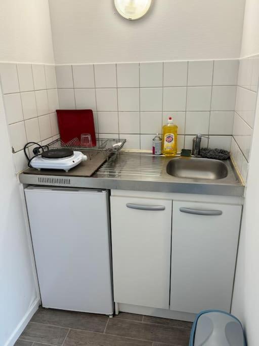 Superbe Appartement Tres Calme Et Confortable Reims Exterior foto