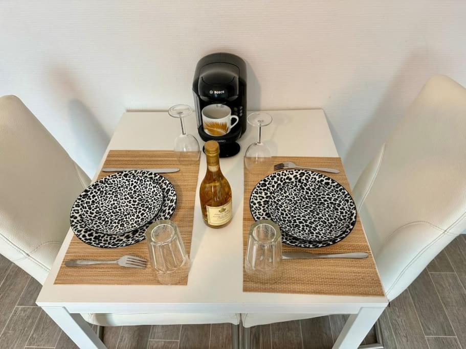 Superbe Appartement Tres Calme Et Confortable Reims Exterior foto
