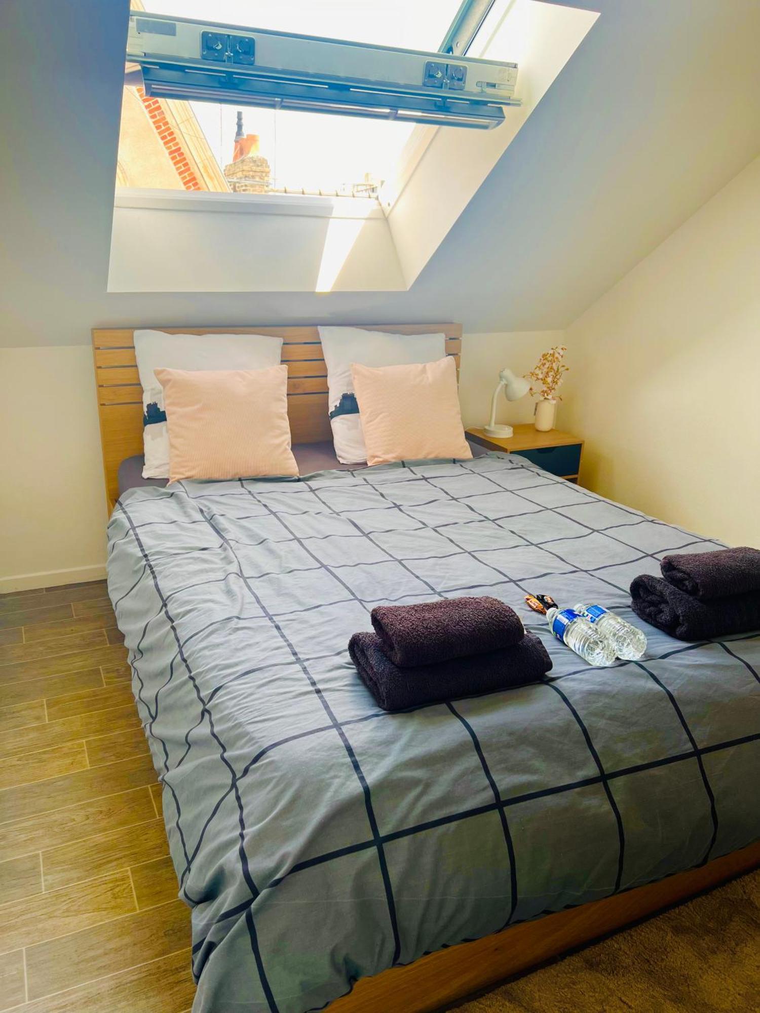Superbe Appartement Tres Calme Et Confortable Reims Exterior foto